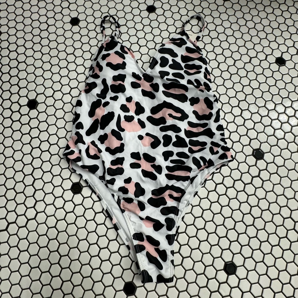 NWT adreamly one piece swimsuit size  large